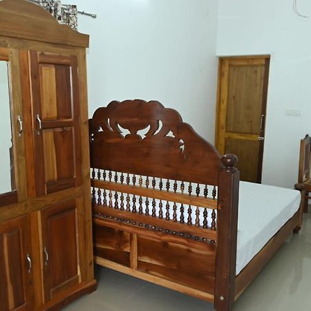 Kayalvarath Paradise Apartment Mundrothuruth ภายนอก รูปภาพ