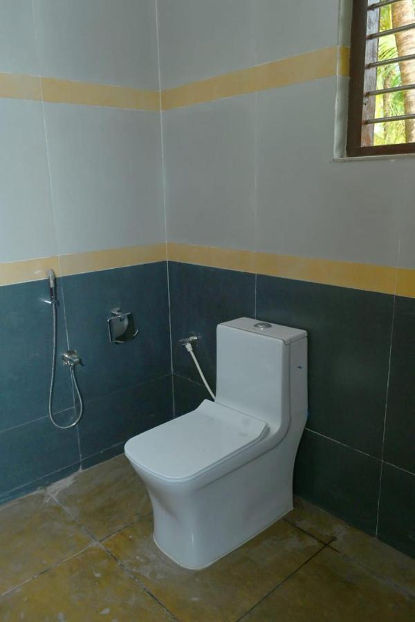 Kayalvarath Paradise Apartment Mundrothuruth ภายนอก รูปภาพ