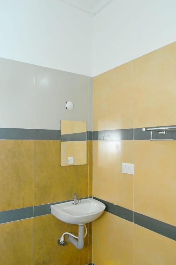 Kayalvarath Paradise Apartment Mundrothuruth ภายนอก รูปภาพ